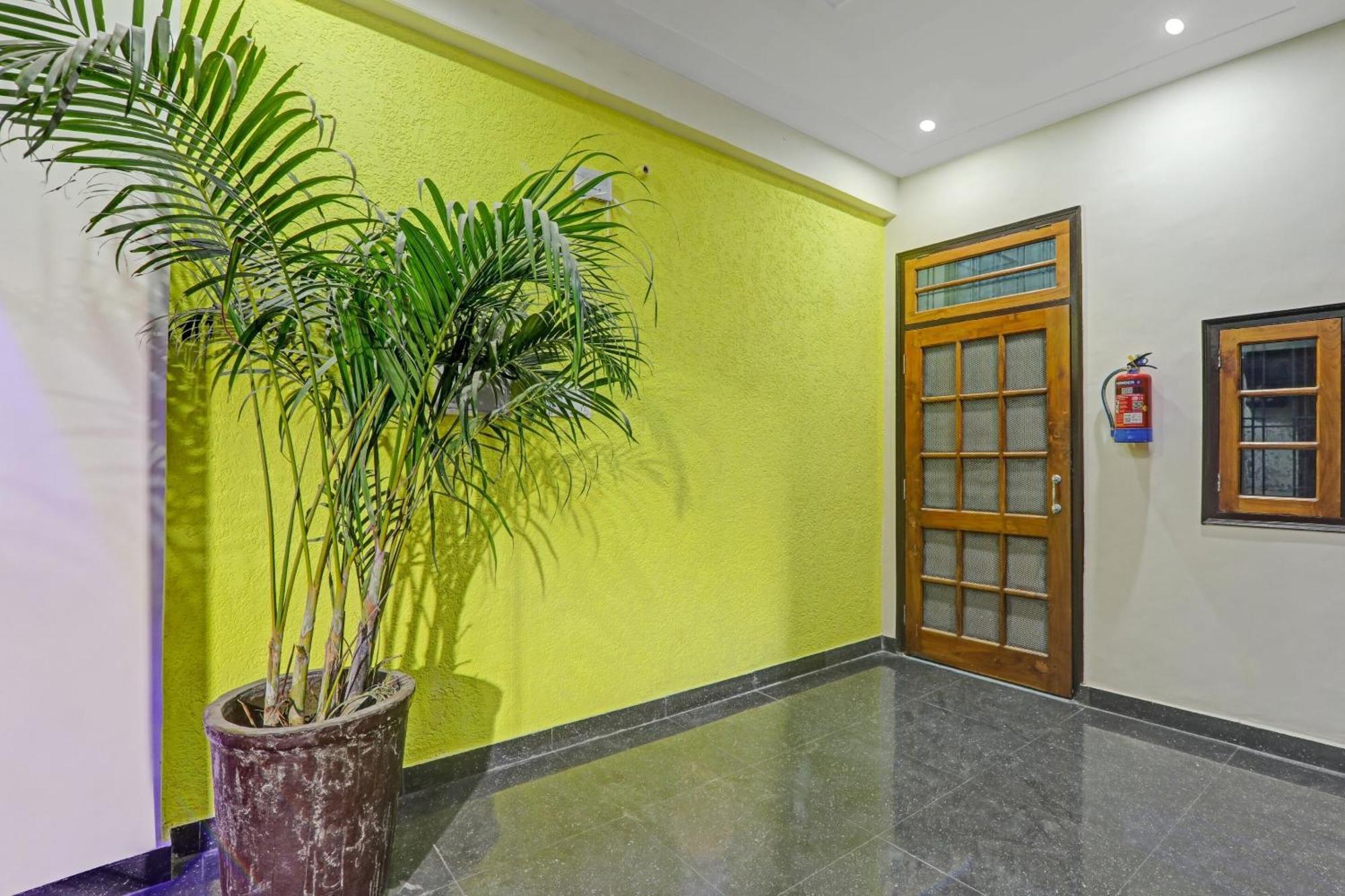 Hotel O R K Hotels Lucknow Eksteriør billede